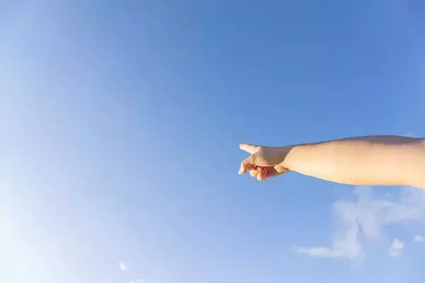 ｢なんで空は青いの｣子の質問への返答でわかる…勉強が好きな子の親が幼少期からしている"さりげない声かけ"