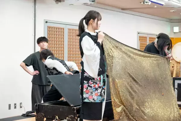 「部屋数6室"山口のボロ旅館"を90室にした…客が泣き笑いする｢81歳大女将｣のバレバレな手品ショーの正体」の画像