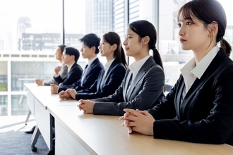 みんなでリクルートスーツを着る日本の就活は大正解…｢新卒一括採用は廃止すべき｣論のウソを暴く
