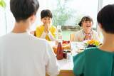 「三流の親は｢夏休みの宿題を早くやりなさい｣､では一流の親は…｢指示でも命令でもない｣子を動かせる親の言葉」の画像2