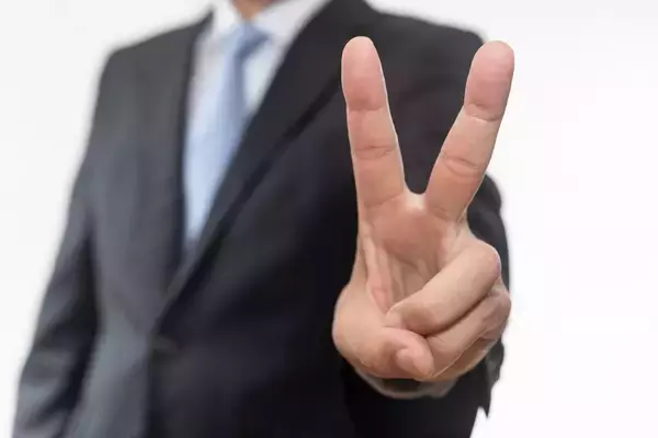 「高市の｢媚び媚び外交｣はむしろ称賛に値する…元外交官が指摘する｢石破前首相との決定的な差｣」の画像