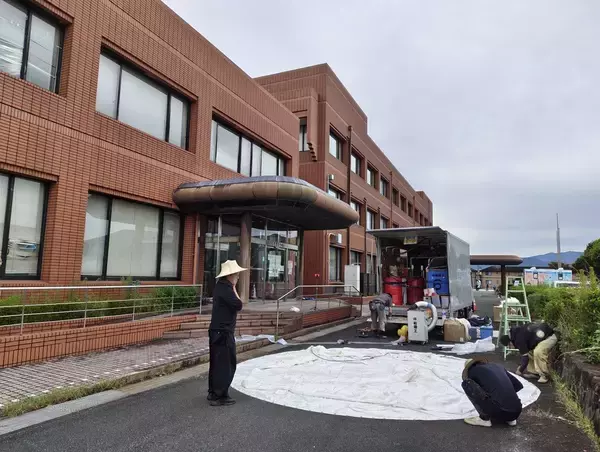 「避難所があるのに､入れない人が大勢いる…庭や車で暮らす熊本の被災者が｢1棟50万円｣の簡易住宅を求める事情」の画像