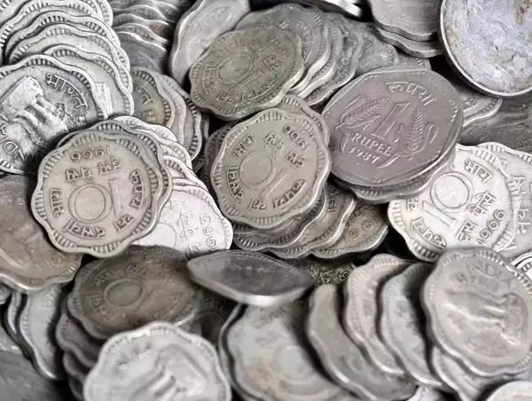 「10万円で買ったら20年で300万円に…オルカンより大きな利益が狙える"持っているだけでいい"投資商品」の画像