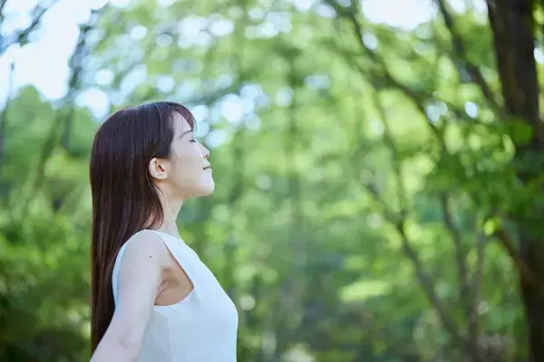 「料理と景色をスマホでパシャパシャ撮る人は大損している…充実した人生を過ごす人が旅行前に決めていること」の画像