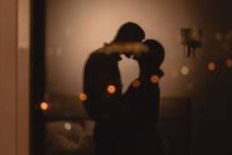 ｢見た目は普通のオジサン｣なのに…38歳資産家令嬢を沼らせた"さえないアラフィフ夫"の知られざる裏の顔