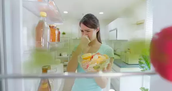 「実家の｢ゴミ屋敷化のサイン｣は玄関を開けた瞬間に表れる…帰省で必ず確認すべき｢老いた親｣の危険な兆候」の画像