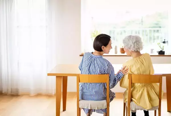 「実家の庭を見れば一発でわかる…｢見逃すと十数万円の管理費がかかる｣元気そうな親の"現実を知るサイン"」の画像
