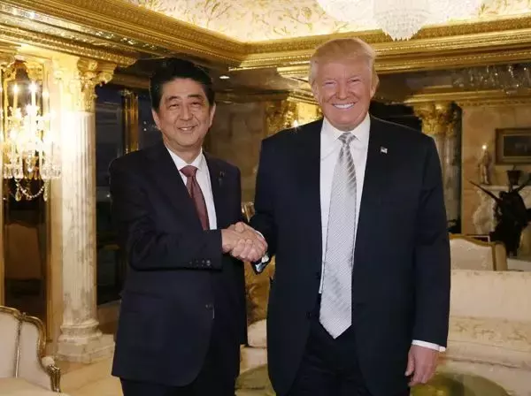 なぜトランプは安倍晋三を信頼したのか…超異例の大統領就任前の会談を大成功に導いた｢PPAP｣と｢朝日新聞｣