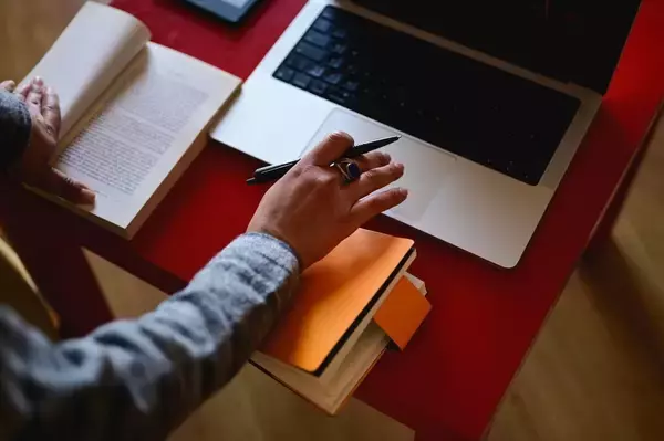 「｢町の書店｣は本当に必要なのか…書店3軒を経営する直木賞作家があえて"業界のタブー"に踏み込む理由」の画像