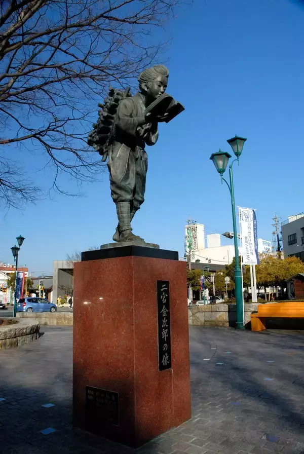 薪を背負って本を読む少年ではない…600の村を救った二宮金次郎が見抜いた｢貯まらない人に共通する習慣｣