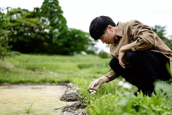 「RADWIMPSの曲を聞くのが怖かった…｢君の名は｣主題歌が世界的大ヒットの中､ドラマーだけが棚田にいたワケ」の画像
