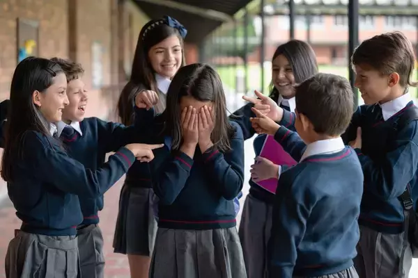 「だから｢いじめ｣に加担してしまう…10万人の脳を診た脳内科医が考える｢子どもの生存能力を削る親の特徴｣」の画像