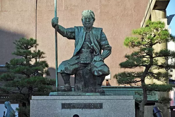 「やっぱり秀吉には"忠実な弟"が必要だった…秀長が勝家軍に攻め込まれても賤ヶ岳の前線を動かなかったワケ」の画像