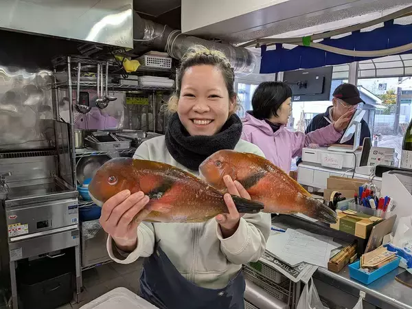 「価格はヒラメの半分なのに味で凌駕する…"見かけ"が悪いせいでスーパーには置かれない"切ない魚"の名前」の画像