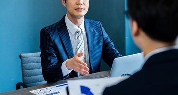 そりゃ人が離れていくわ…話す内容は同じなのに、なぜか威圧感がある人が多用している"魔の2文字"