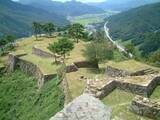 「誰が安土城をこんな荒れ放題にしたのか…織田信長が悲嘆にくれる草木に埋もれ"廃墟"と化した｢国の特別史跡｣」の画像3