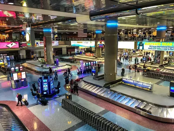 「｢年末年始は海外旅行｣が30%増…エルメスでもディオールでもない､富裕層が空港の待ち時間でお金を落とす"場所"」の画像