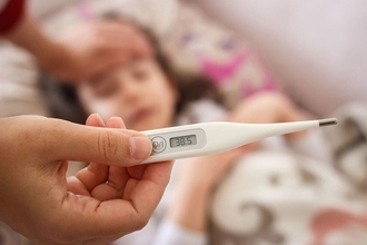 病院が休みになる年末年始に高熱を出しても慌てなくてすむ…小児科医が伝えたい｢家でできる最善の対処法｣