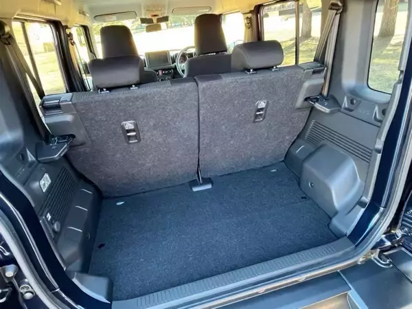 「だからスズキ｢ジムニー･ノマド｣は4日間で5万台も受注した…快適なSUVでは絶対味わえない"ギクシャク"の魅力」の画像