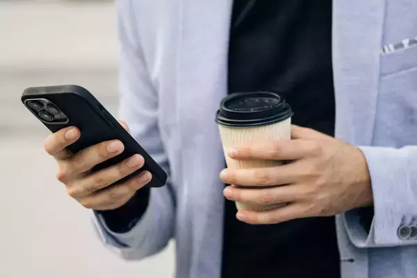 ｢スマホを断つ｣人は仕事ができない…トヨタの現場で鍛えられた社長が｢情報の大量インプット｣を続ける理由