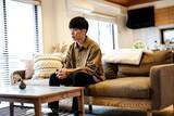 「幼い子どもが3人もいるのに突如｢無職｣に…RADWIMPSのドラマーを襲った｢発症した6割が引退に追い込まれる病｣」の画像2