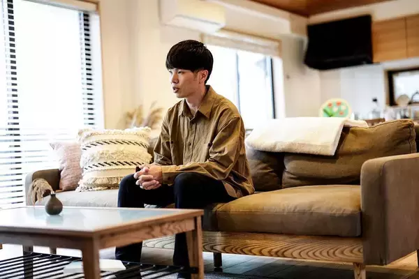 「幼い子どもが3人もいるのに突如｢無職｣に…RADWIMPSのドラマーを襲った｢発症した6割が引退に追い込まれる病｣」の画像