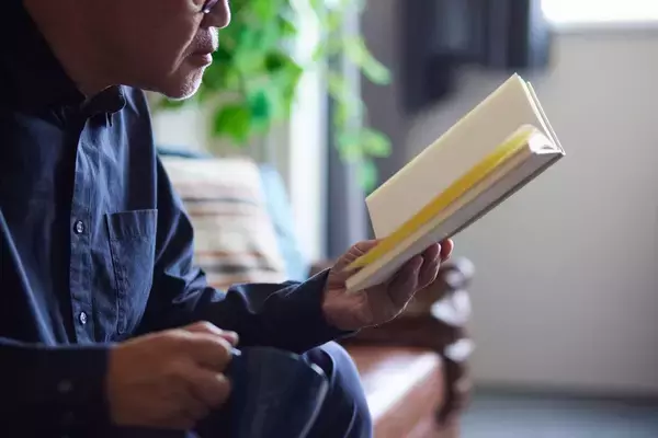 「本はけして図書館で借りるな…林望｢いくら読んでも知識がちっとも身につかない人の残念な習慣｣」の画像