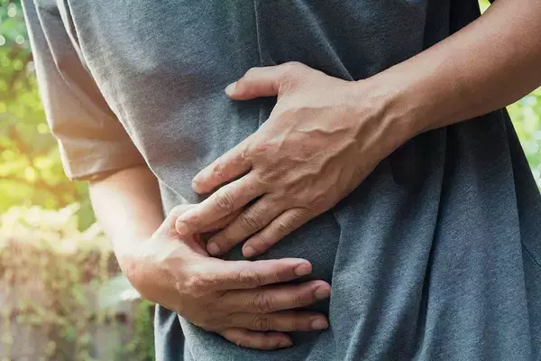 ｢脂汗が出て一歩も動けない｣…男性の約7人に1人が人生で一度は発症する"激痛の疾患"を予防する｢毎日の習慣｣