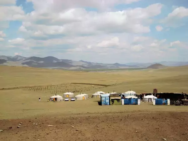 モンゴル人を虐殺しながら｢草原に笑顔があふれる｣…大量虐殺を隠蔽して日本向けに作られた"中国の月刊誌"