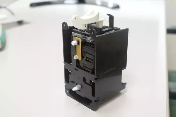 「3278円で羽根はなんと計16枚…フランフランより先に｢ハンディファン｣を開発した埼玉の時計メーカーの"奇策"」の画像