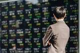 「｢日経平均7万円超えでもう買えない｣は大間違い…月10万円の配当金を手にするために着目すべき“指標”」の画像1