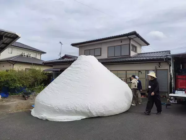 「軒先に｢おうち｣ができた…最速1時間､全額寄付で完成する｢1棟50万円｣の簡易住宅が熊本地震で大活躍のワケ」の画像
