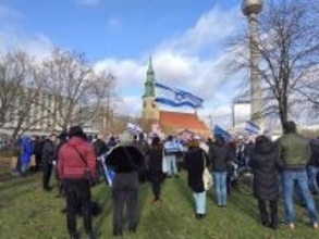 互いに｢恥を知れ｣と罵り合う…ホロコースト追悼の日のベルリンで露呈した"決定的な分断"