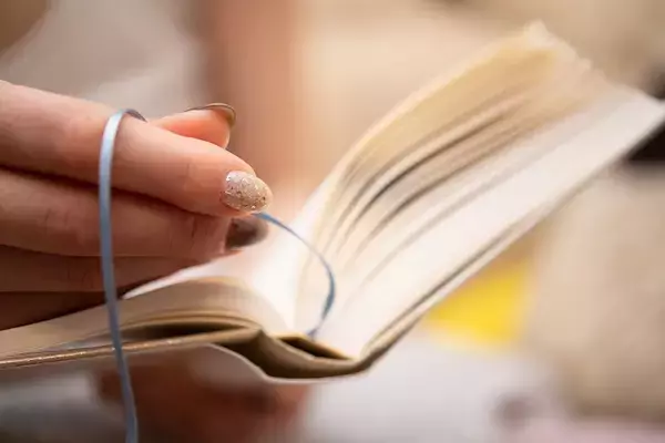 「1日に何冊も本が読めるようになる…｢忙しくて読めない｣という人がもっている誤った読書グセ」の画像