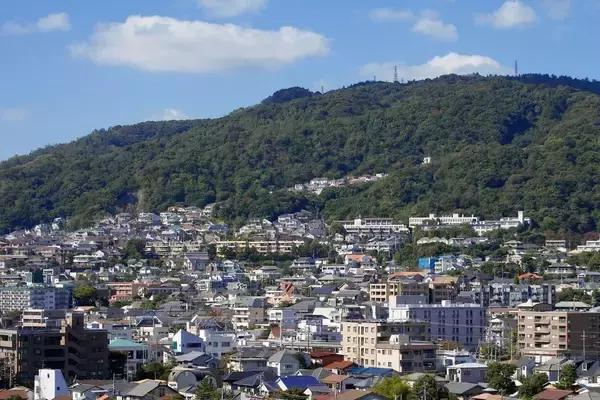 「町内会は入会金50万円､よそ者が歩けばすぐ通報…田園調布や松濤とは違う｢日本で一番お金持ちが住む街｣の掟【2025年12月BEST】」の画像