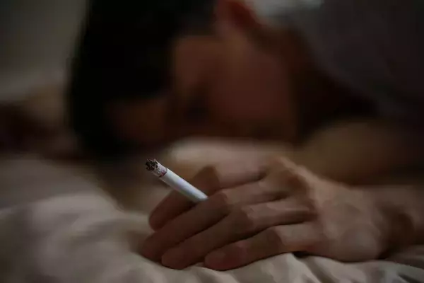 「寝酒をやめてもすぐには眠れない…現役研究者が明かす､不眠症を改善させる絶対必要な"禁酒期間"」の画像