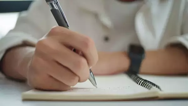 「｢終電に乗ってみたい｣｢髪の毛を染めたい｣…心を病む60代母があの世へ逝ったらしたい30代娘のささやかな夢」の画像