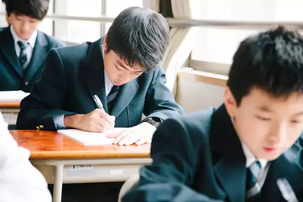 「やっぱり中学受験はコスパが悪すぎる…早慶MARCHに最もコスパよく入れる秘密のルートを受験研究家が伝授」の画像