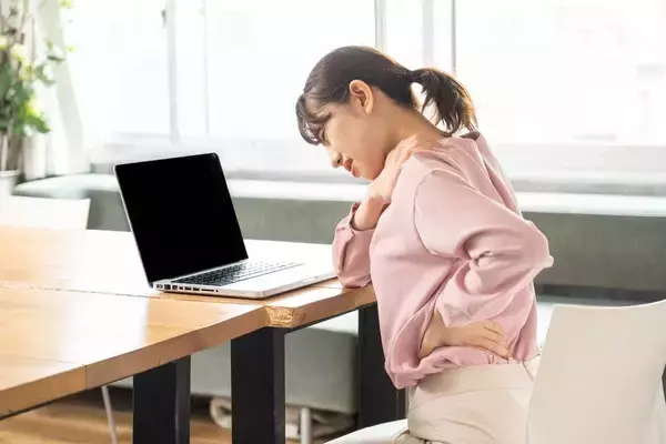 いつも鍛えている水泳選手ですら｢肩こり｣に苦しむ…フィジカルトレーナーが教える｢悪化を招く意外な原因｣