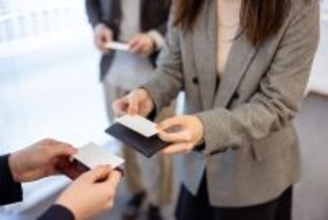 ｢きのこの山とたけのこの里､どっち派ですか?｣初対面でいつも"感じがいい"と思われる人の鉄板トーク