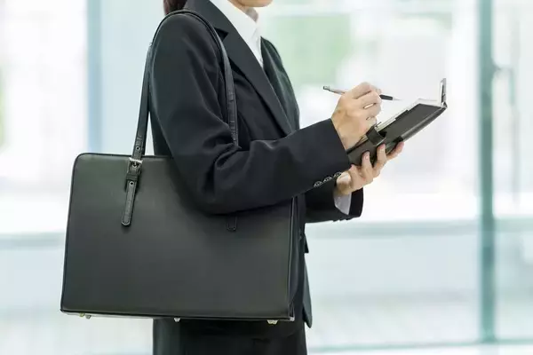 「｢内定辞退するなら200万円払え｣と豹変…コンサル志望の30代男性が絶句した｢悪徳エージェント｣の禁じ手」の画像