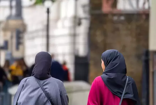 「国民の生活は苦しく､イスラム教徒が急増…イギリスを｢日本より冴えない島国｣に没落させた“戦犯”の名前」の画像