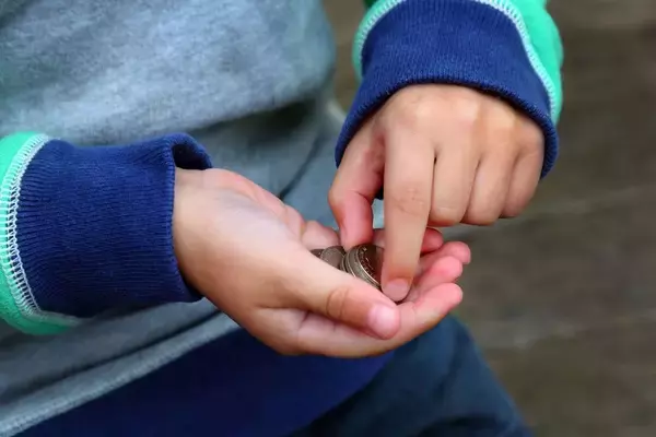 子供部屋が汚い家はお金がドバドバ出ていく…片づけのプロ｢お金が貯まる家の親が使う子を動かす声かけ｣