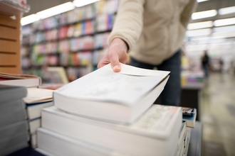 高市政権にとって｢街の書店｣はどうでもいいのか…リアル書店の息の根を止める｢デジタル教科書政策｣の冷酷