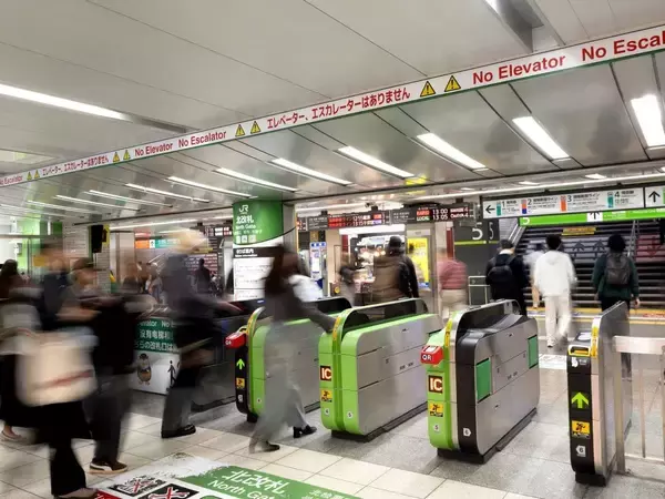「｢青春18きっぷ離れ｣が止まらない…2年で販売数｢62万→24万枚｣に激減させたJRが選んだ"最悪の選択肢"」の画像