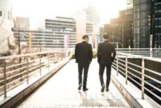 寒い雑談をどう挽回するか…｢今日も曇ってますねぇ｣というただの天気の話を盛り上げる"斬新な展開のさせ方"