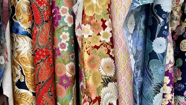 「エルメスでもグッチでもない…世界の｢本物の富裕層｣が着ているイタリアの“小さな農村発ブランド”の正体」の画像