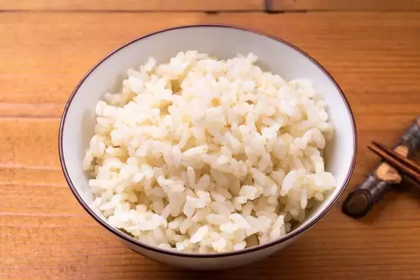 「玄米でも白米でもない…医師が"栄養価豊富で無理なく美味しく食べられる"と話す"おすすめのコメの種類"」の画像