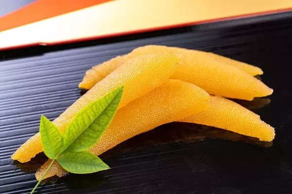 「おせちで最も塩分が高いのは｢かずのこ｣でも｢昆布巻き｣でもない…高血圧にまっしぐらな意外な一品」の画像