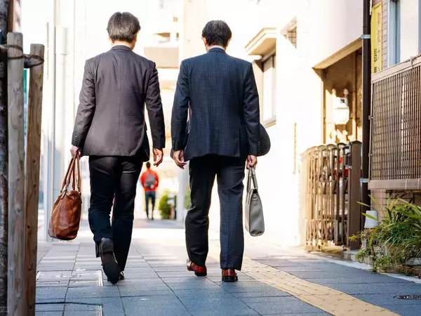 「推定年収6000万円でもスーツはヨレヨレ…キーエンス幹部が営業先で使っていた｢初対面で本音を引き出す技｣」の画像